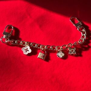 Chic Gold Bracelet with White Charms